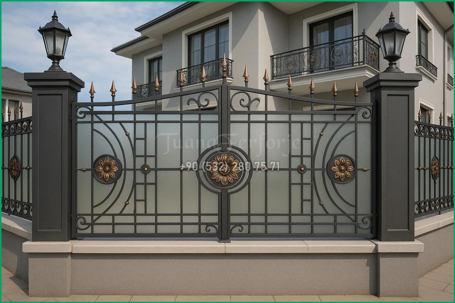 Duvar Üstü Ferforje Korkuluklar – Dekoratif ve Güvenli Çözümler